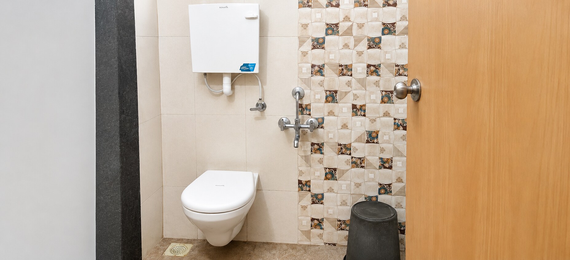 Shree Kamal Guest House - Tap to explore photos