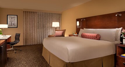 The McCormick Scottsdale Room Type - Deluxe King
