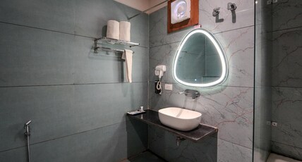 Desi Thath Resort Room Type - Super Lake View Room