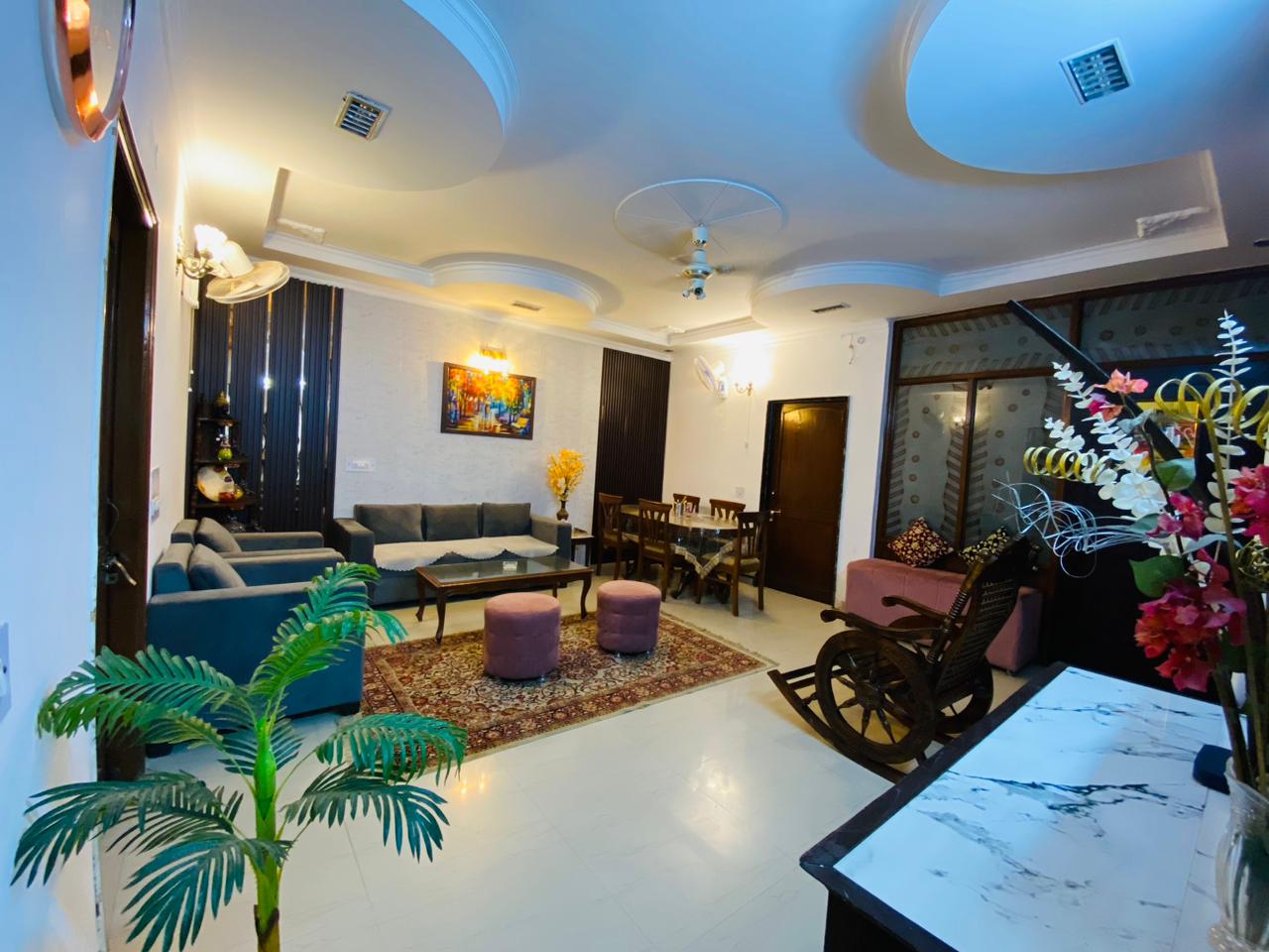 Elegant 3BHK home with lawn near India Expo Mart - Tap to explore photos