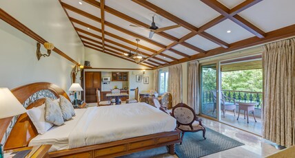 Ramsukh Resorts and Spa Room Type - Maharaja Suite with Bathtub and Jacuzzi