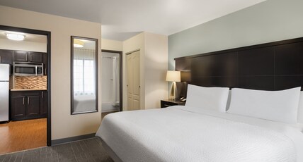 Staybridge Suites MIDVALE Room Type - 1 King 1 Bedroom Suite Comm Access