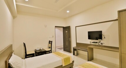 Hotel Sri Simran Park Room Type - Deluxe