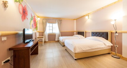 Belmont Village Resort Room Type - Family House Plus