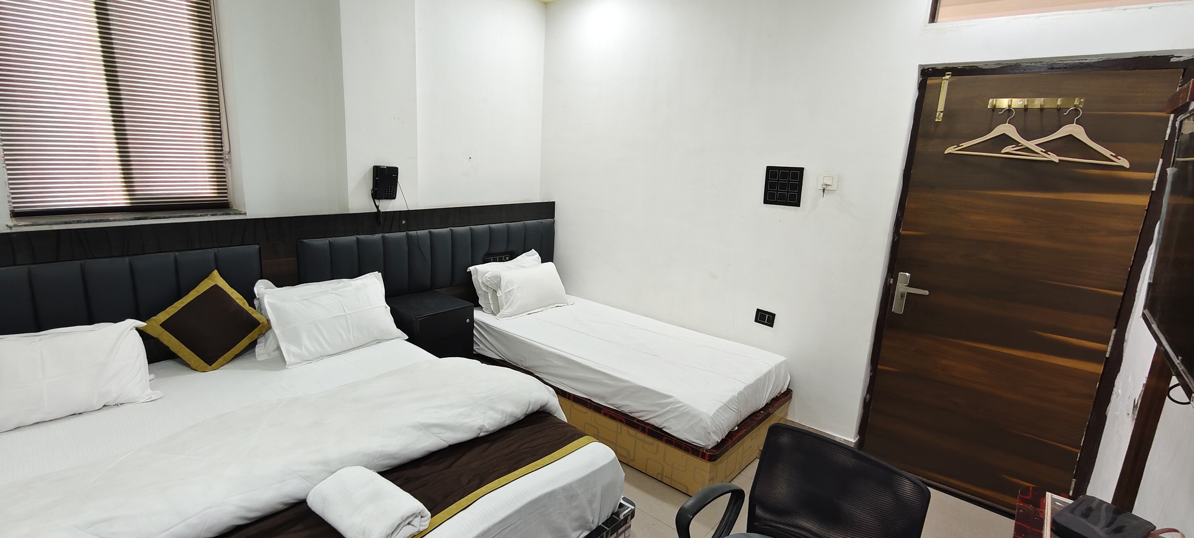 Rajmahal Premium Hotel & Banquet - Tap to explore photos