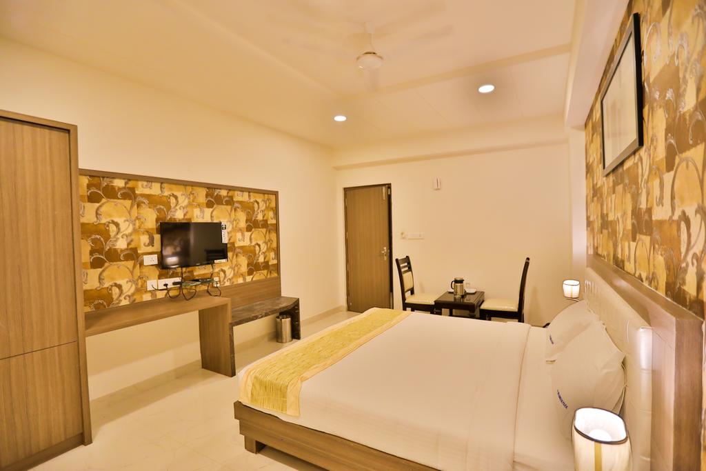 Hotel Sri Simran Park - Tap to explore photos
