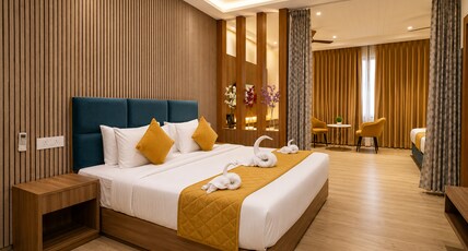 Hotel Three Seasons - Near Parikrama Marg Room Type - Family Suite Room