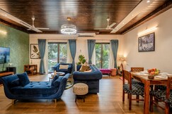 Tropical Designer 2BHK w Pool 10 Min to Candolim