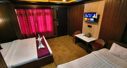 Rai Comfort Inn Room Type - Comfort Triple Bed Room