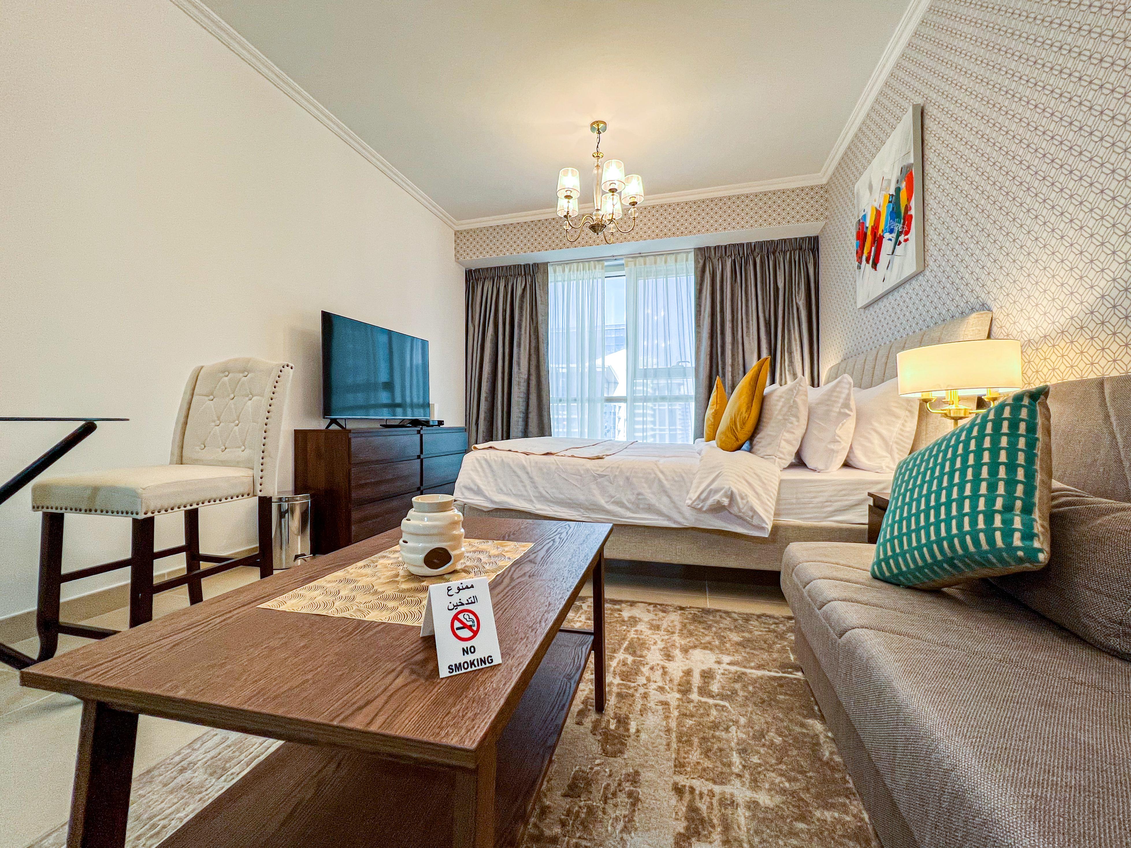 Cosmos Living Modern Studio Near Dubai Marina - Tap to explore photos