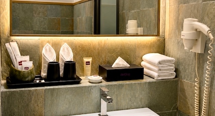 DeKing Hotel - Twin Towers Room Type - Deluxe Twin - City View