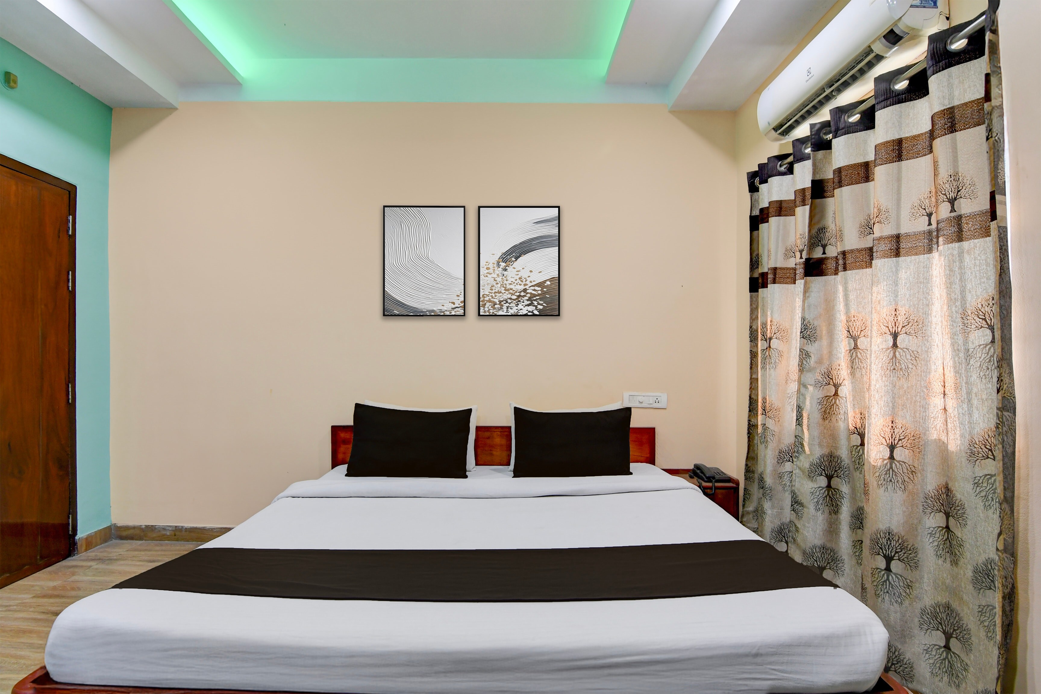 Hotel O Eastern Crossway Siliguri Formerly Utsho - Tap to explore photos