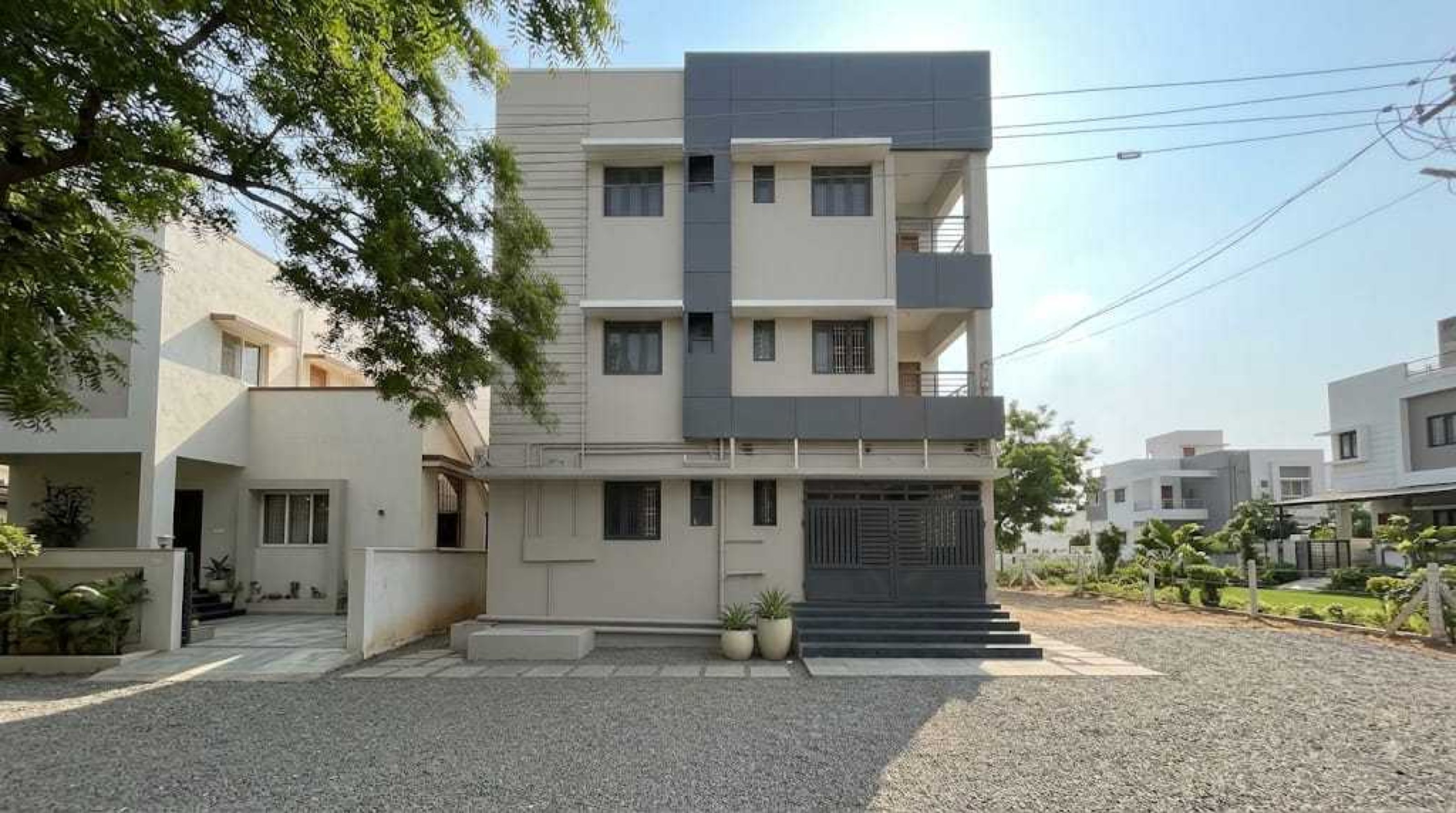 Townhouse Mattuthavani Bus Terminal Madurai - Tap to explore photos