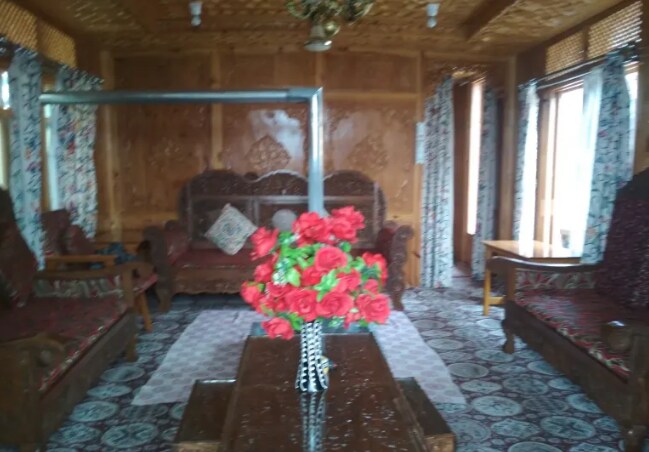 Fazil Houseboat - Tap to explore photos