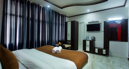 Hotel Naddi Mount View Room Type - Premium Room (With balcony and City View)