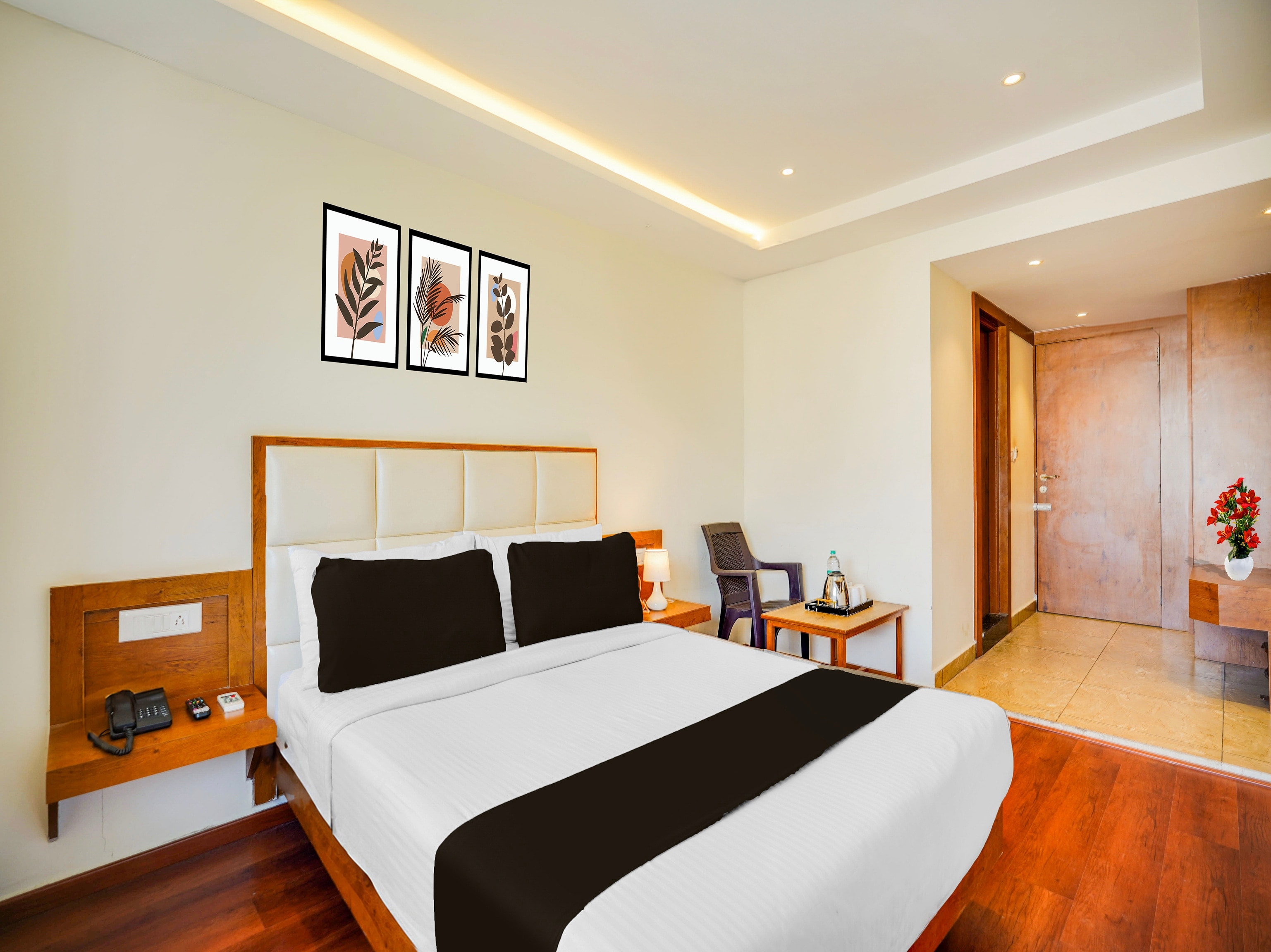 Super Townhouse Ramamurthy Nagar West Formerly Phoenix Hotel - Tap to explore photos