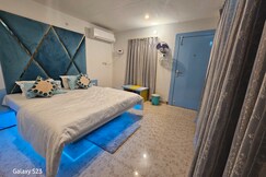 Hotel Sunset  300m from Raja Ram Temple