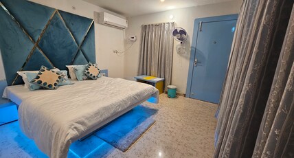 Hotel Sunset  300m from Raja Ram Temple Room Type - Suite Room with City View
