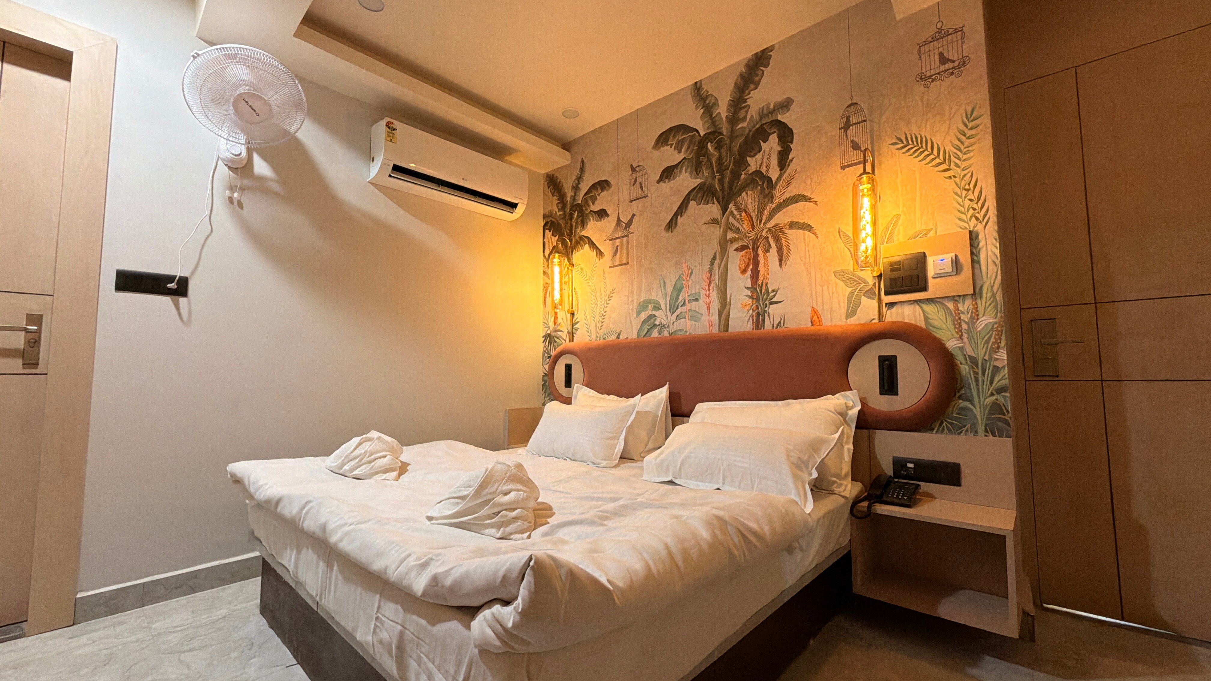 SHREEDHAR INN - Tap to explore photos