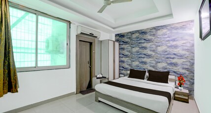 Collection O Shahpura Lakeview Formerly Hotel Royal Villa Room Type - Classic