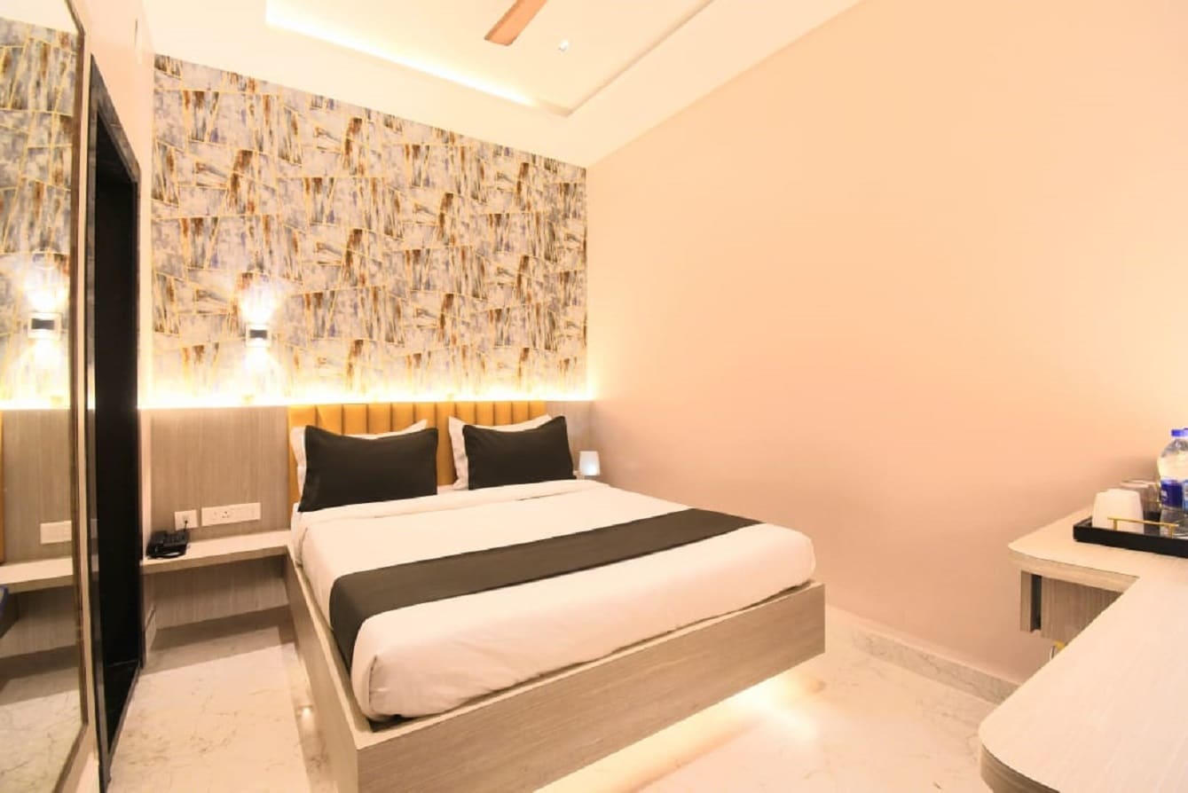 Hotel Sai Swastik - Tap to explore photos