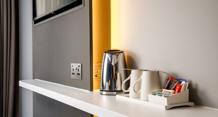 Holiday Inn Express LONDON - EXCEL Room Type - 2 Single Standard with Free Hot Breakfast