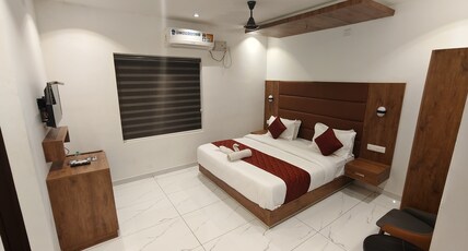 SABARI HOMES Room Type - AC LUXURY ROOM