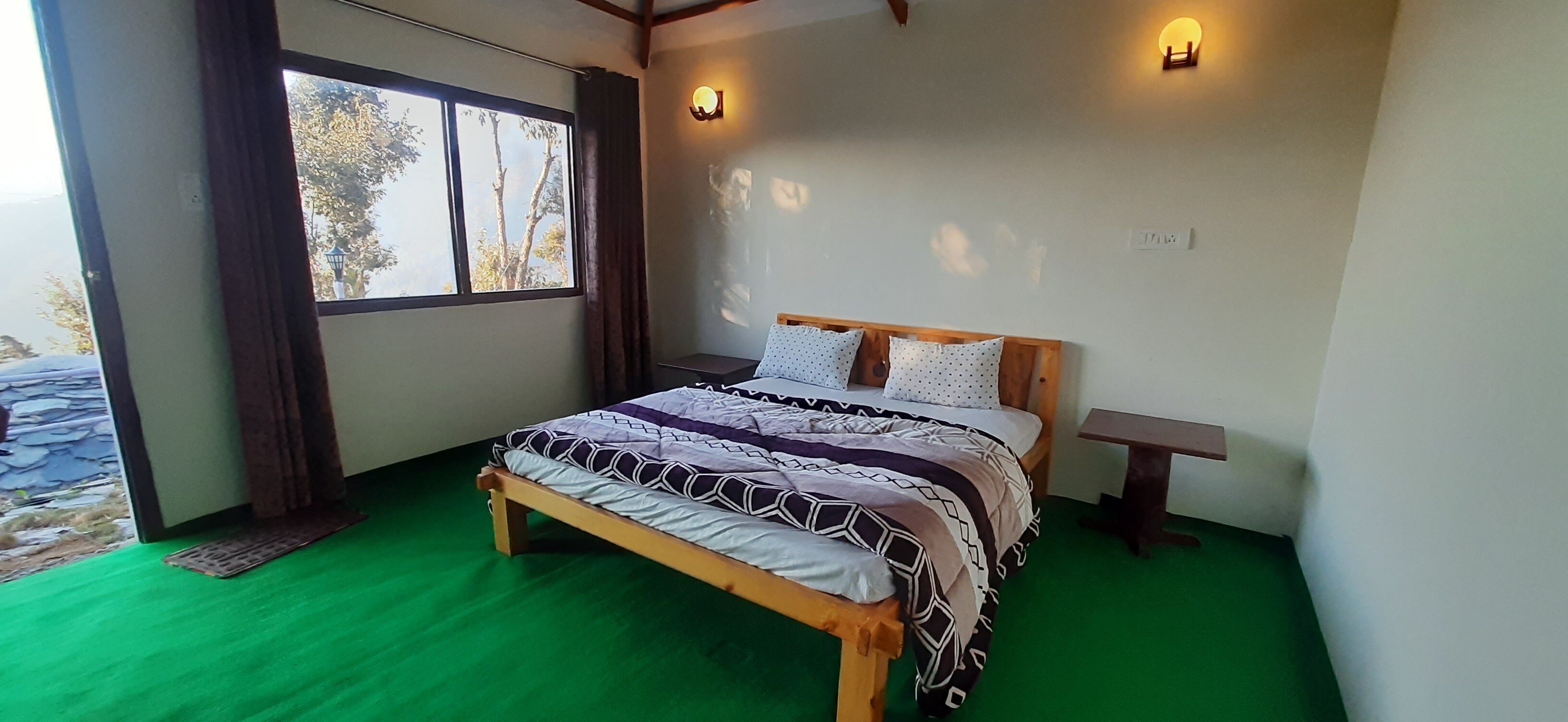 The Green Leaf Himalyan Homestay - Tap to explore photos