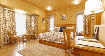 Shaw Inn by Stay Pattern - Gulmarg Room Type - Premier Room