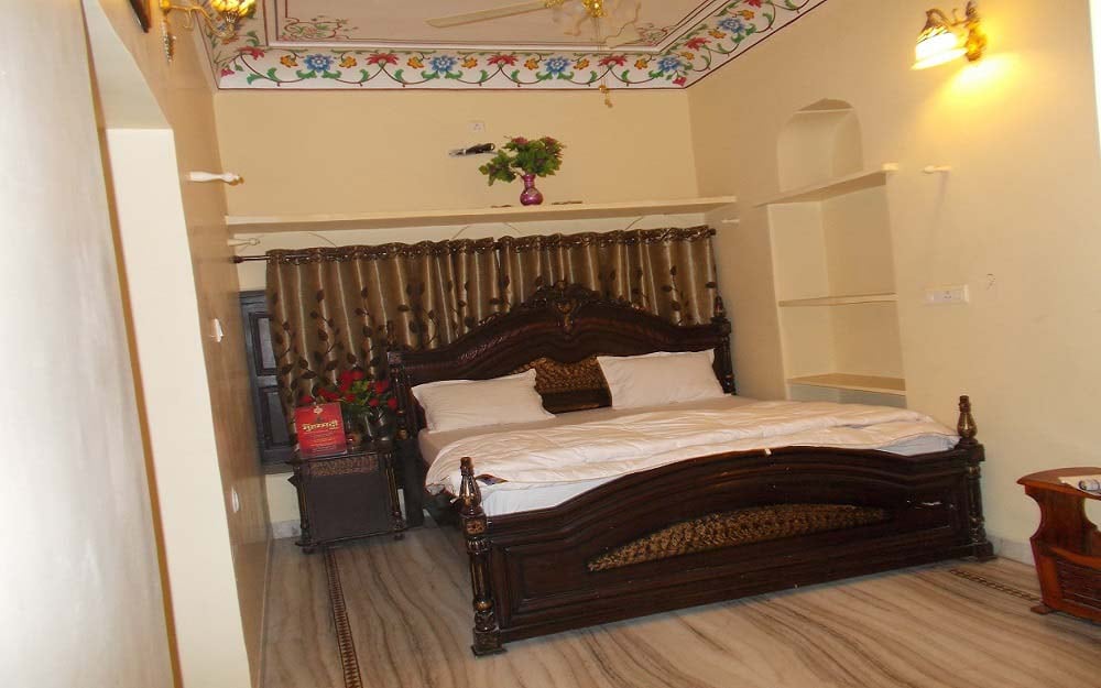 Hotel R.k - Tap to explore photos