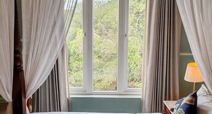 Hotel Naren Villa Room Type - Super Deluxe Room