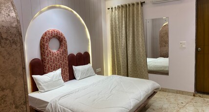 Hotel Shree Darshnam Room Type - Deluxe Two Bedroom
