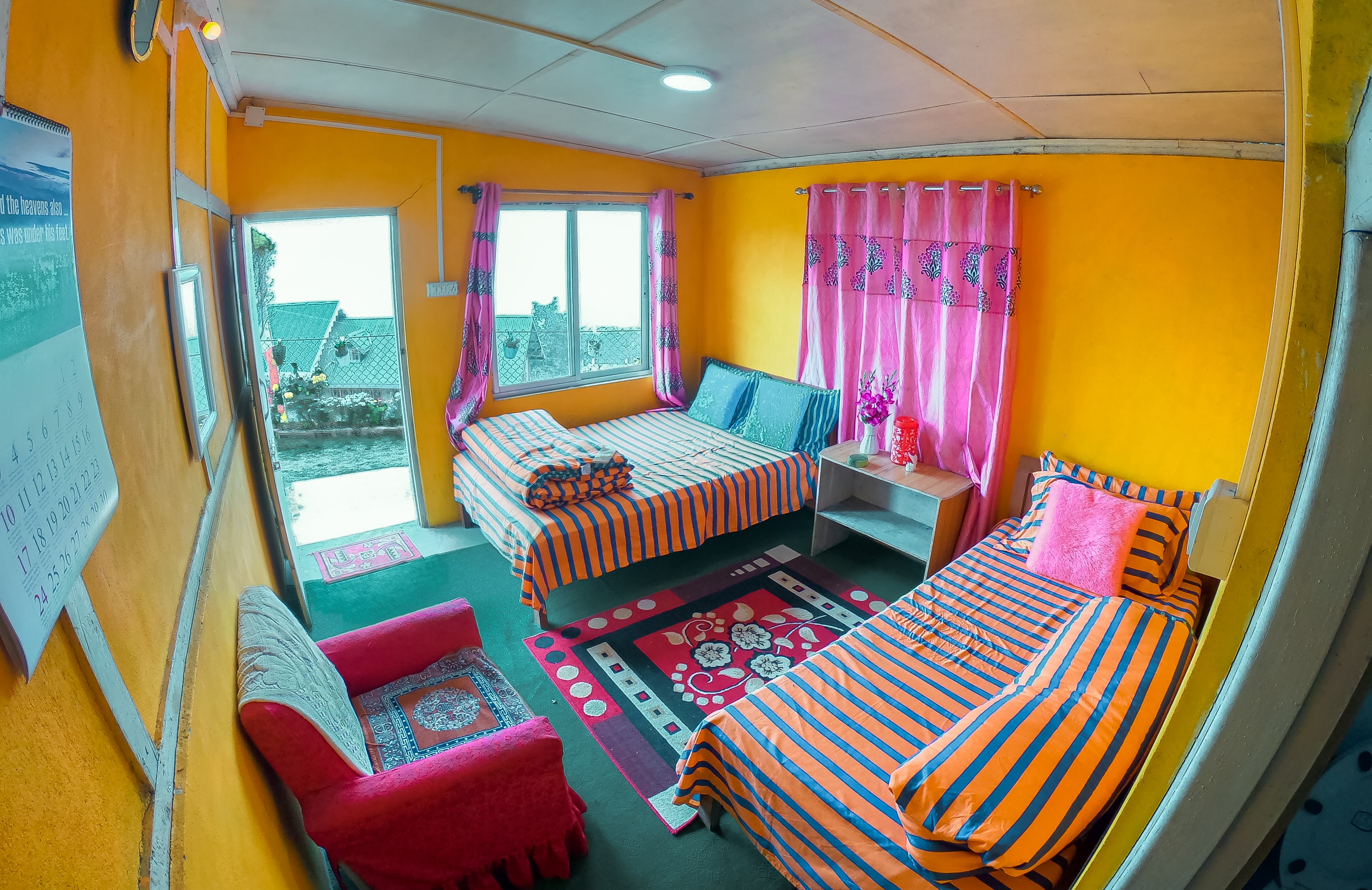 Bon Pinewood Homestay - Tap to explore photos