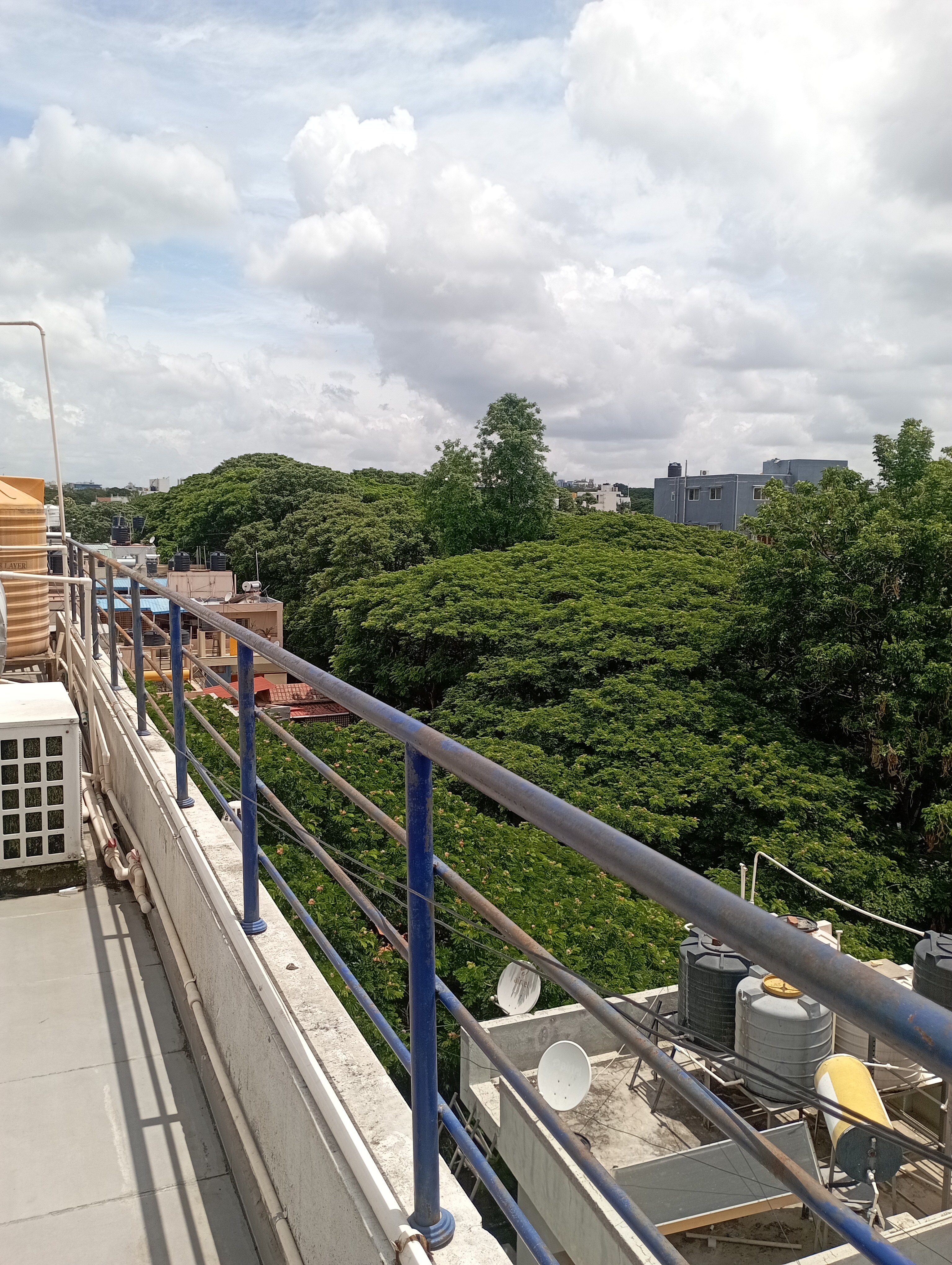 Z Express Hazel - Tap to explore photos