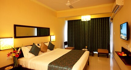 De Baga Deck Comforts Room Type - Deluxe Pool View Room
