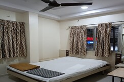 Parakh Lodge