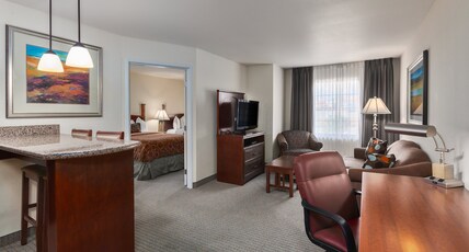 Staybridge Suites El Paso Airport Room Type - 2 Qn 1 Bedroom Ste Comm Access Roll Shwr