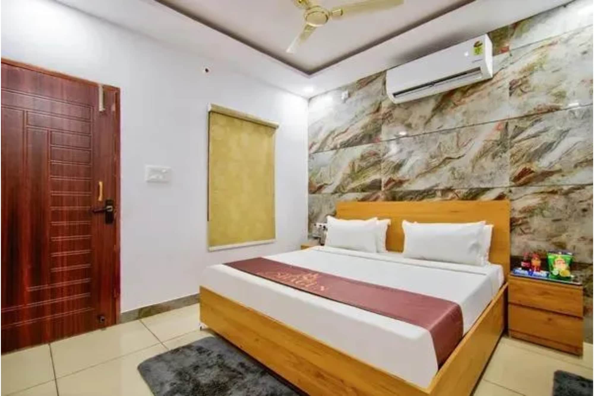 FabHotel Shagun - Tap to explore photos