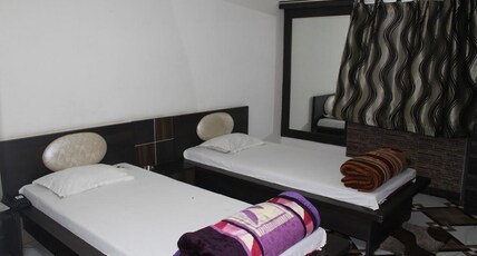 HOTEL BHAGWANI PALACE Room Type - Deluxe Room
