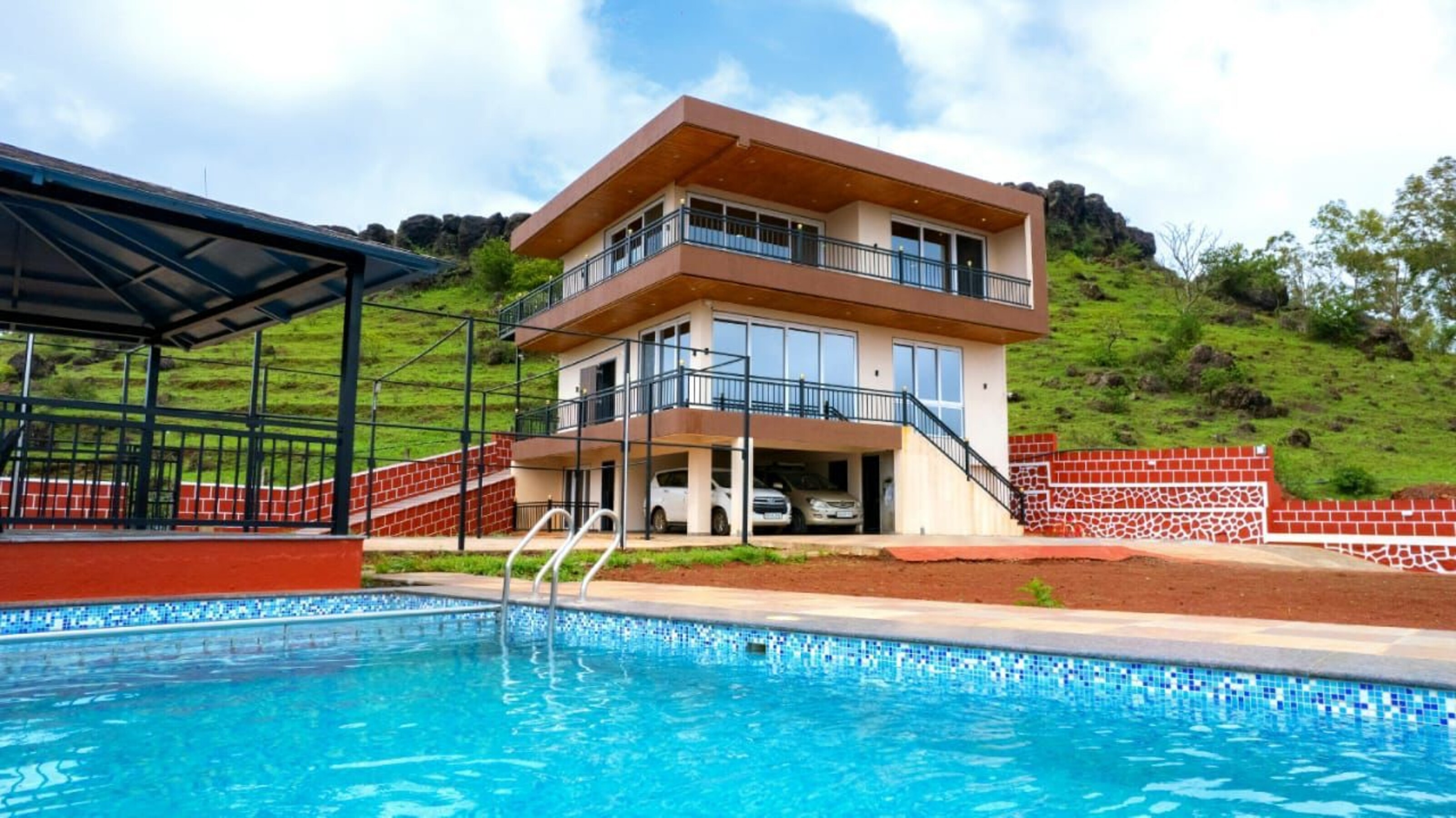 Triveni stays Olivia 5BHK in Panchgani - Tap to explore photos