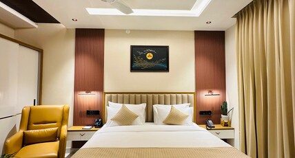ROYAL ACE BOUTIQUE HOTEL - BHARTIYA CITY Room Type - Deluxe Room