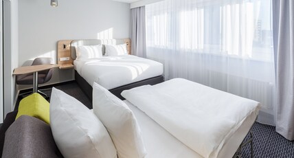 Holiday Inn Express Dresden Zentrum, an IHG Hotel Room Type - 1 Queen Standard Sofa Bed