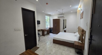 Lotus Lakes Hotel Room Type - Deluxe Suite Room (small pool view)