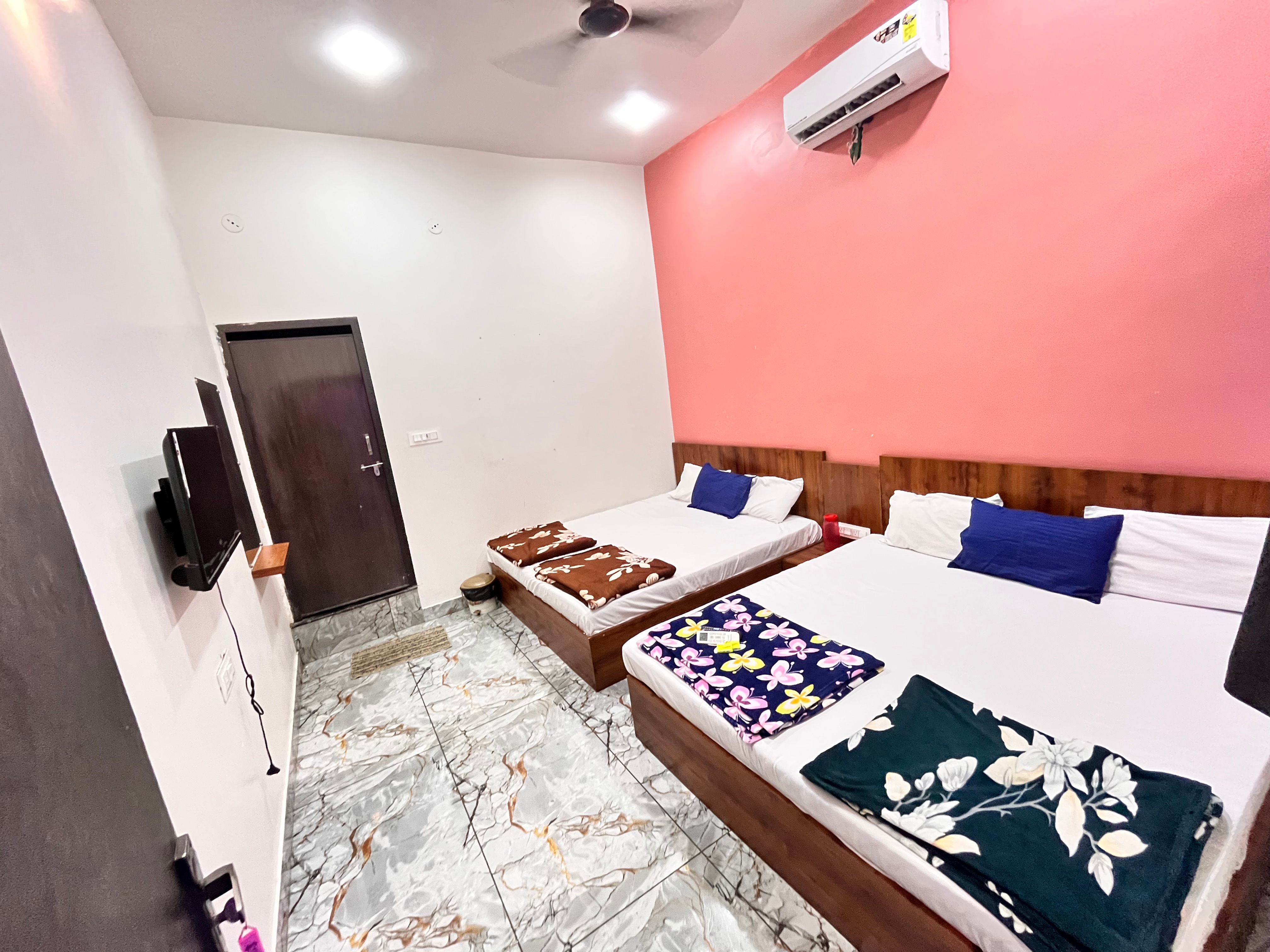 Hotel Shree Bageshwar Inn - Tap to explore photos