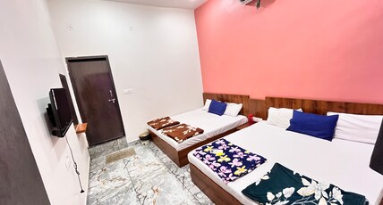 Hotel Shree Bageshwar Inn Room Type - Premium Deluxe 4 Bed Room