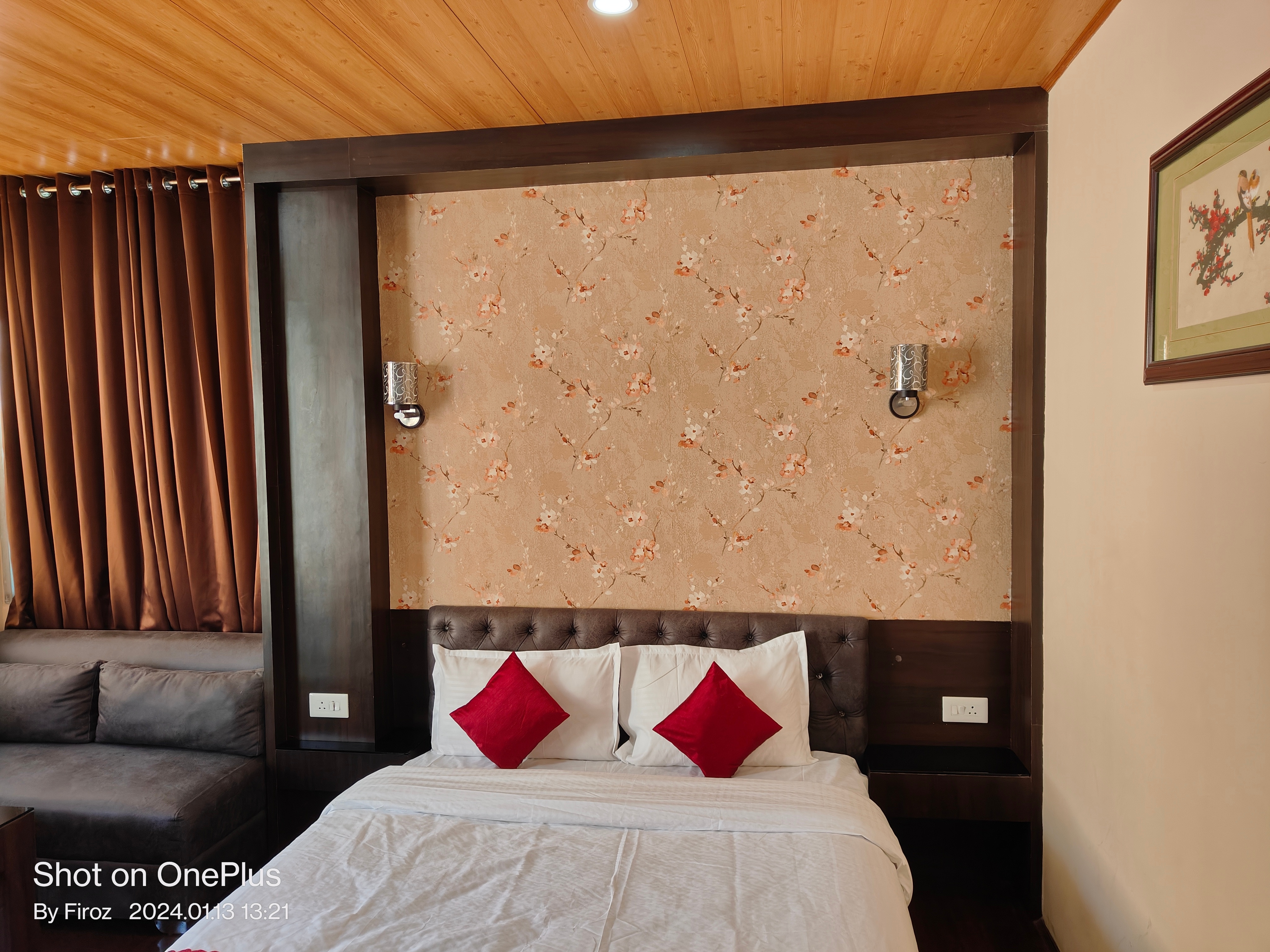 Simcha Guest House - Tap to explore photos