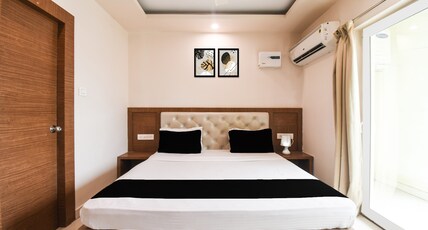 Collection O Paschim Dwar Near Jagannath Temple Formerly Hotel Subhadarshan Room Type - Deluxe with Balcony