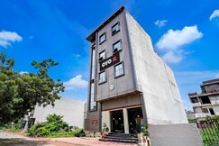 Hotel O Luxe Paradise