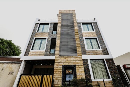 Hotel Roop Kanha Inn