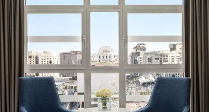 Anwar Al Madinah Movenpick Hotel Room Type - Superior 4 Beds Part Haram View